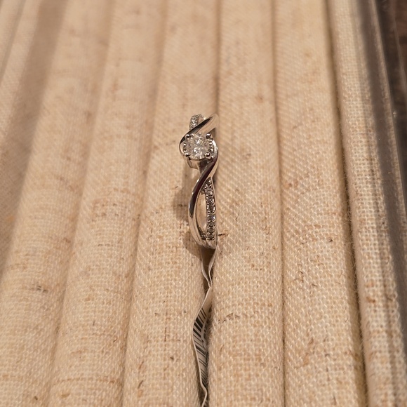 KOHL'S 1/5 CTTW DIAMOND 10K GOLD RING SIZE 7 - Picture 8 of 14